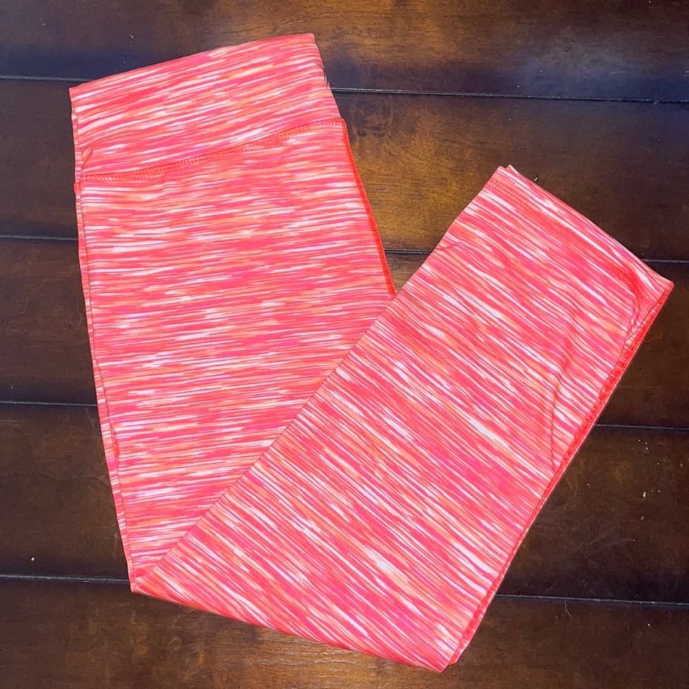 Old Navy Active Go-Dry Capri Leggings